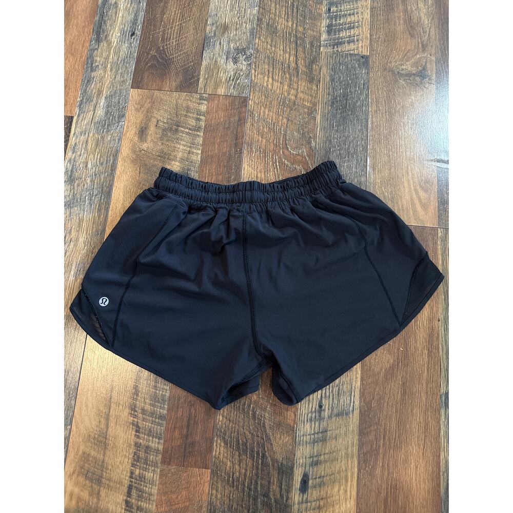 Lululemon Hotty Hot Short II Long 4" Black Sz 4 Mesh Lined